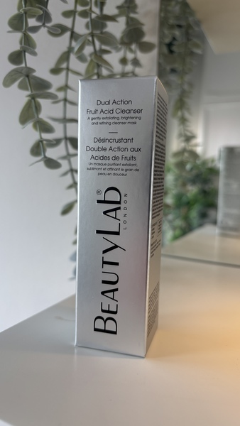 Dual Action Fruit Acid Cleanser Mini