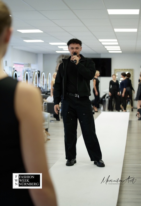 FWN EINZEL MODEL TRAINING SAMSTAG 03.10.26 11 Uhr 45 Min. (kann auch 2x für Doppelstunde gebucht werden)