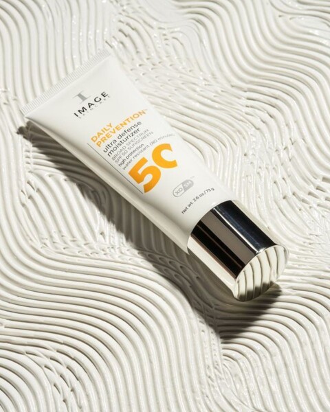 Ultra Defence moisturizer 50