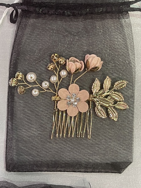 Medium Pink Flower with Pearls (Gold Setting)  on Small Comb