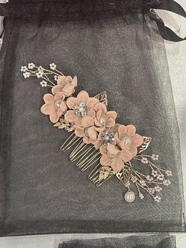 Large Pink Flowers with Pearls (Gold Setting)  on Comb