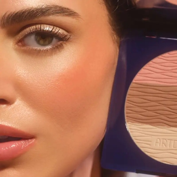 All Seasons Bronzing Powder