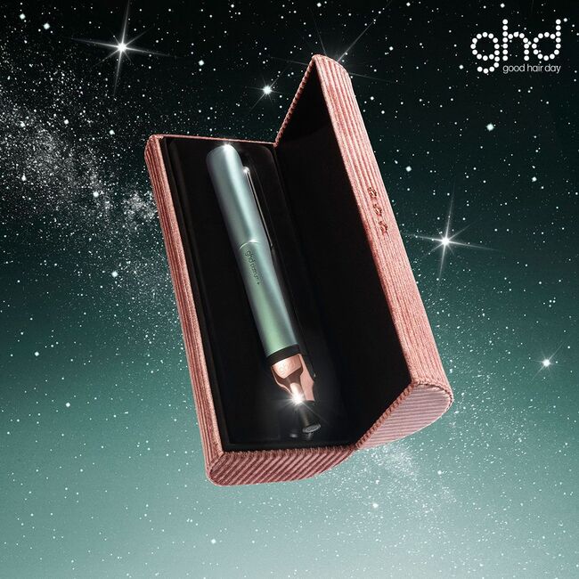 GHD Dreamland Limited Edition Platinum + Styler Gift Set