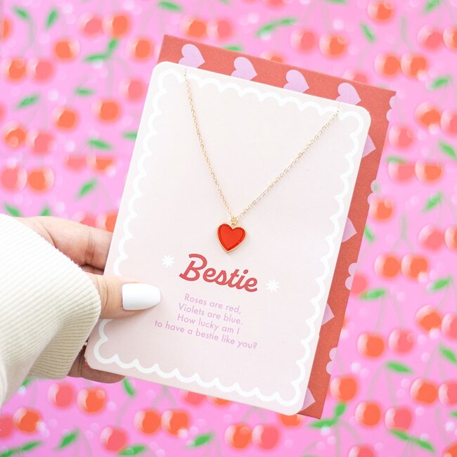 Bestie necklace on greeting card