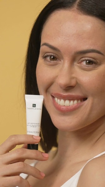 LIP DEFENCE SPF30 Protecting Lip Balm