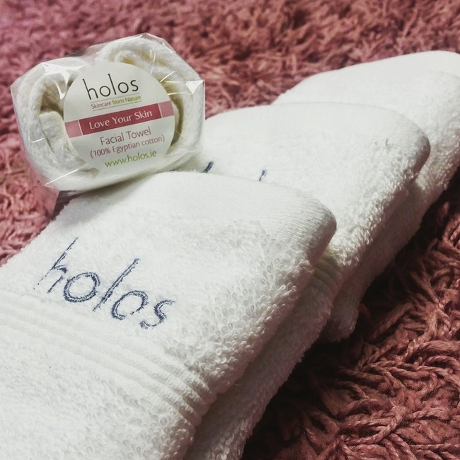 Holos LYS Facial Towel