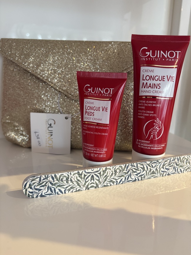 GOLDEN HAND CLUTCH BAG