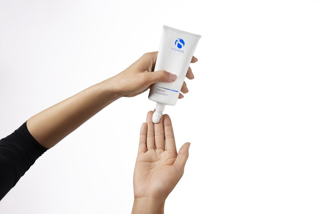 iS Clinical Cream Cleanser
