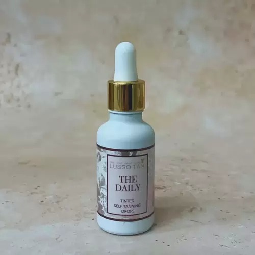 The Daily Tinted Self Tanning Drops 