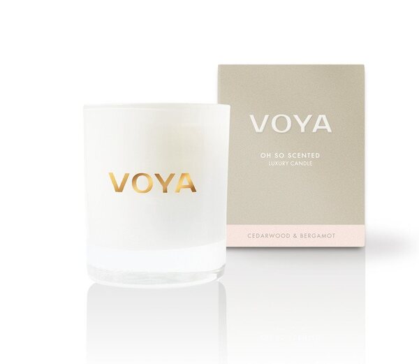 VOYA Candle Cedarwood & Bergamont