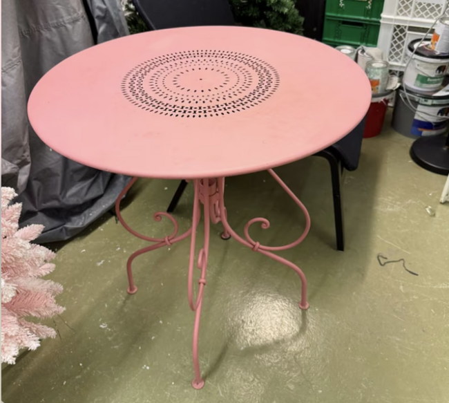 Fermob Gartentisch rosa