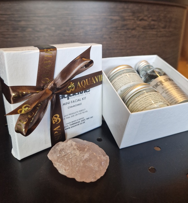 Aquavie Mini Chamomile Travel Kit